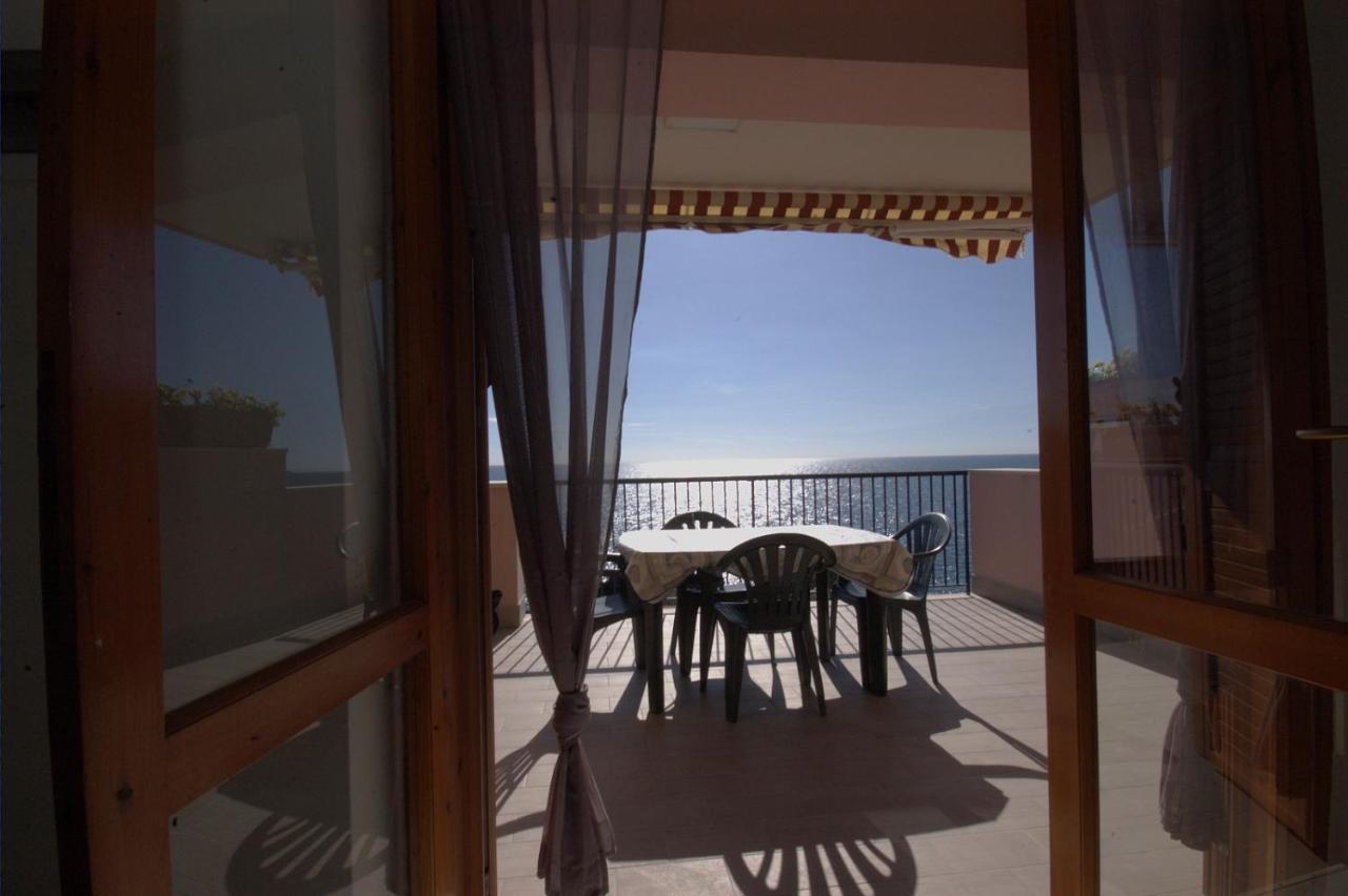 Una Vita Vista Mare - B&B Acireale