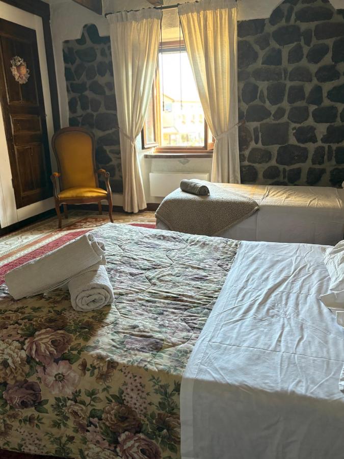 Camera Tripla con Bagno in Comune