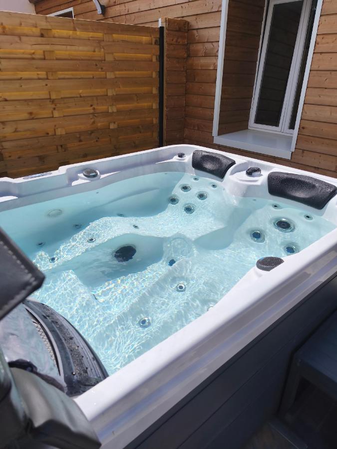 Gite de la perle rouge avec jacuzzi - B&B