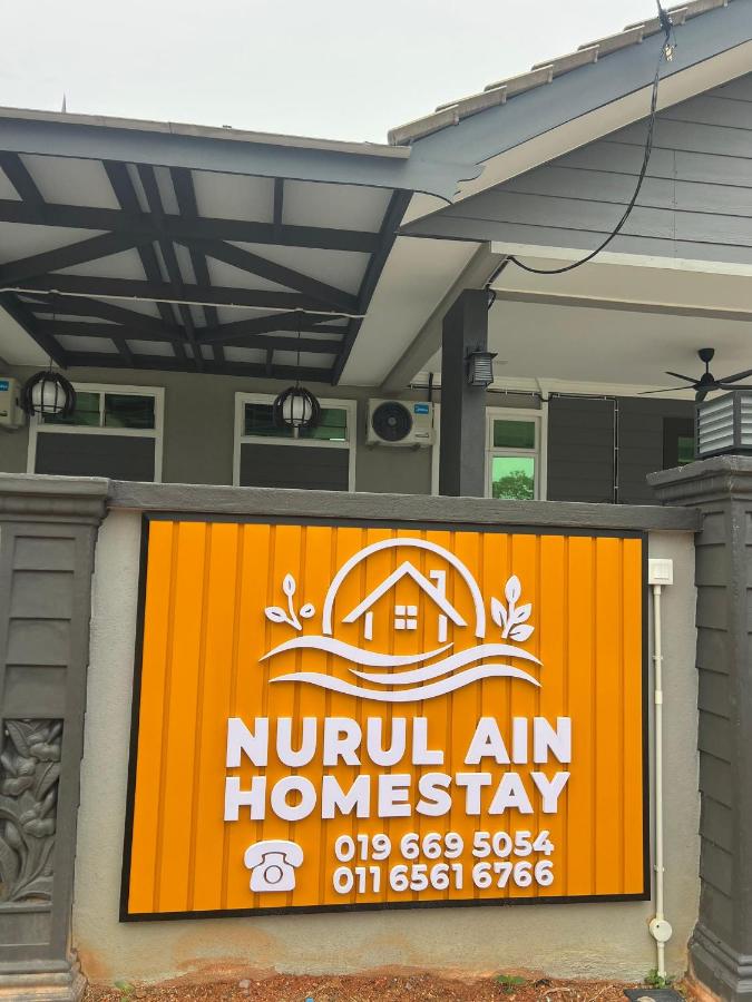 Nurul Ain Homestay, Nearby Kelulut Beach, Marang - Chambres d’hôtes Marang