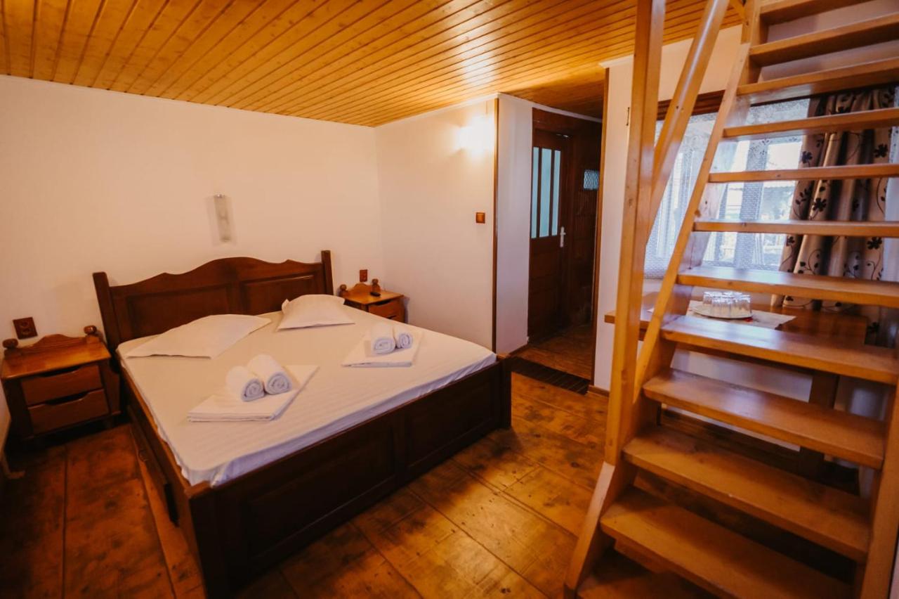 Quadruple Room with Private Bathroom