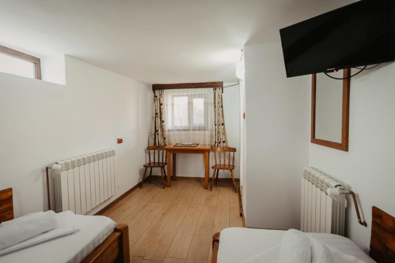 Standard Twin Room with Garden View