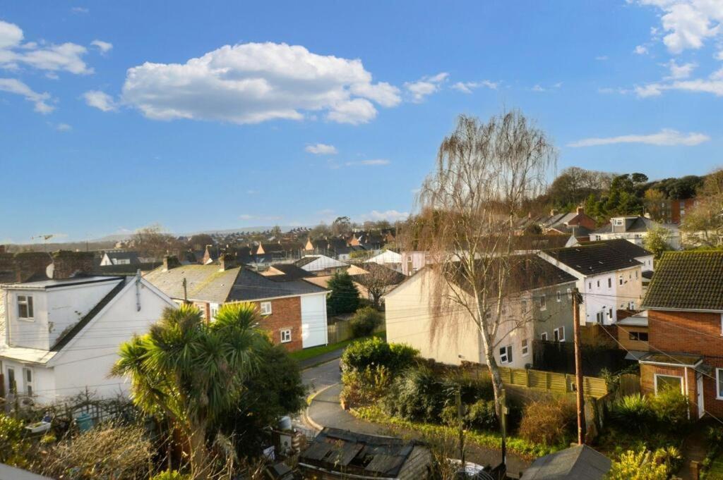 Spacious 2-Bed - Hospital & City Nearby Parking Pet Friendly - B&B Exeter