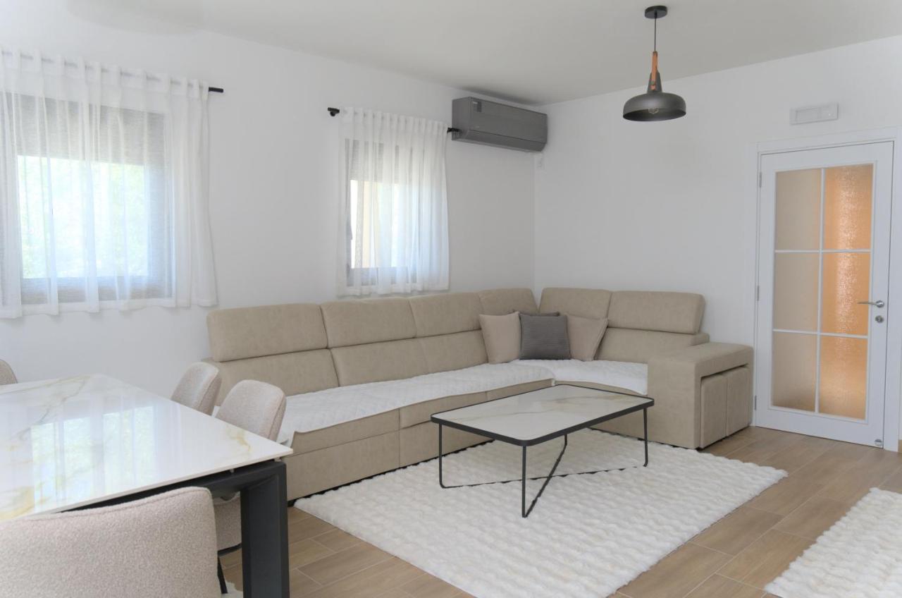 Deluxe One-Bedroom Apartment with Garden View
