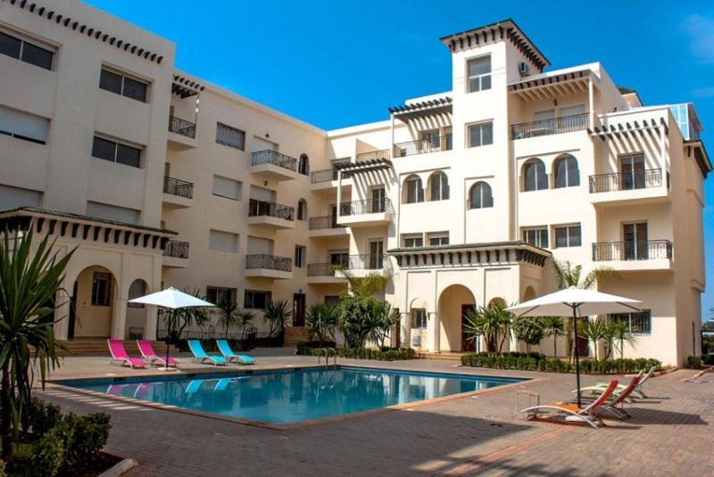 Luxury Apartment Fes - Family Suites with Kids Pool Access - B&B Fez