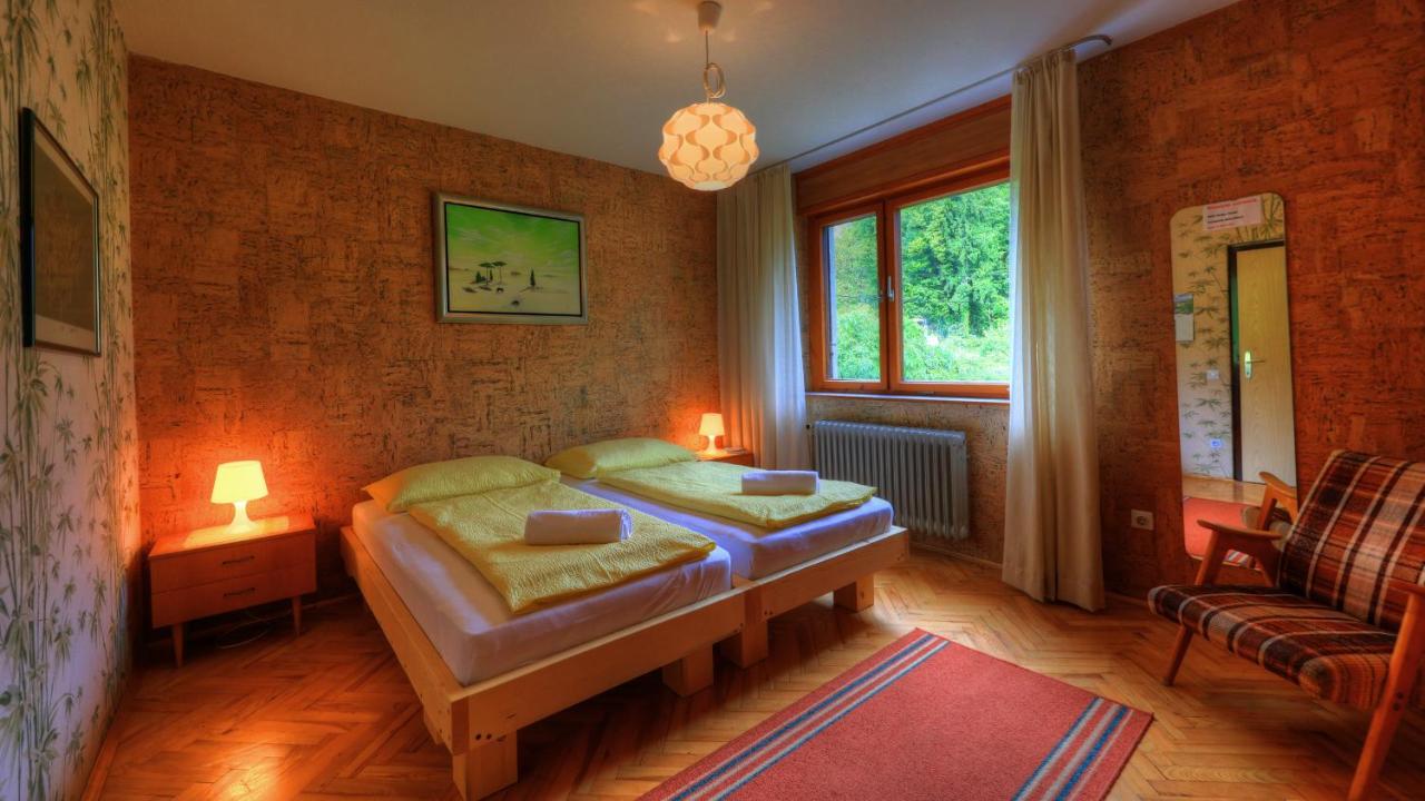 Habitación Doble con baño compartido