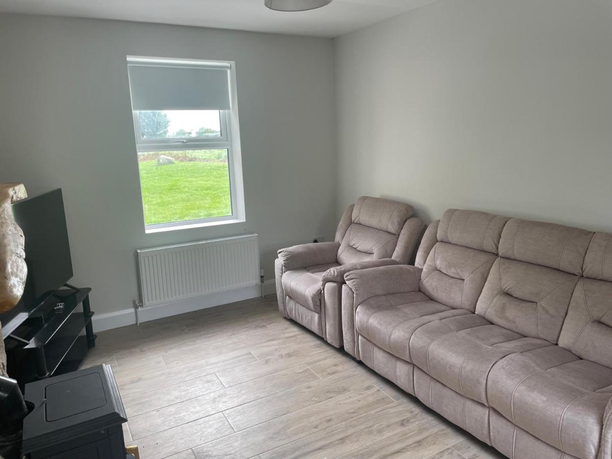 Corrandulla 2 Storey Home - B&B Galway