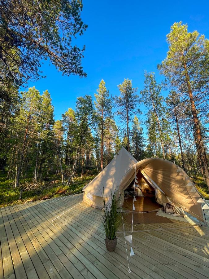 LaplandLiv Glampingtent with private sauna at the lake! - B&B