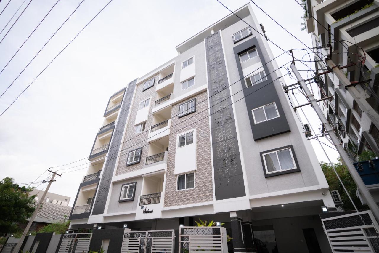 3 Bee's Service Apartments, Gachibowli - B&B