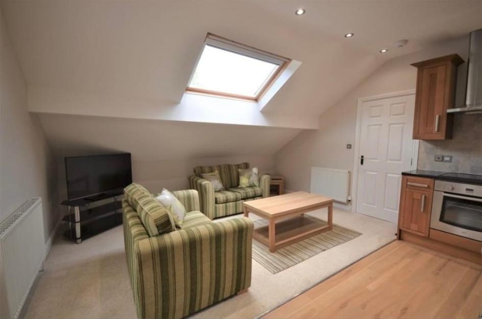 Cosy 2 Bedroom Apartment With Free Parking - Chambres d’hôtes Sheffield