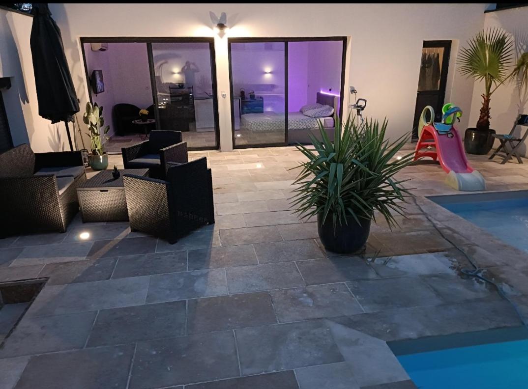piscine privée studio - B&B