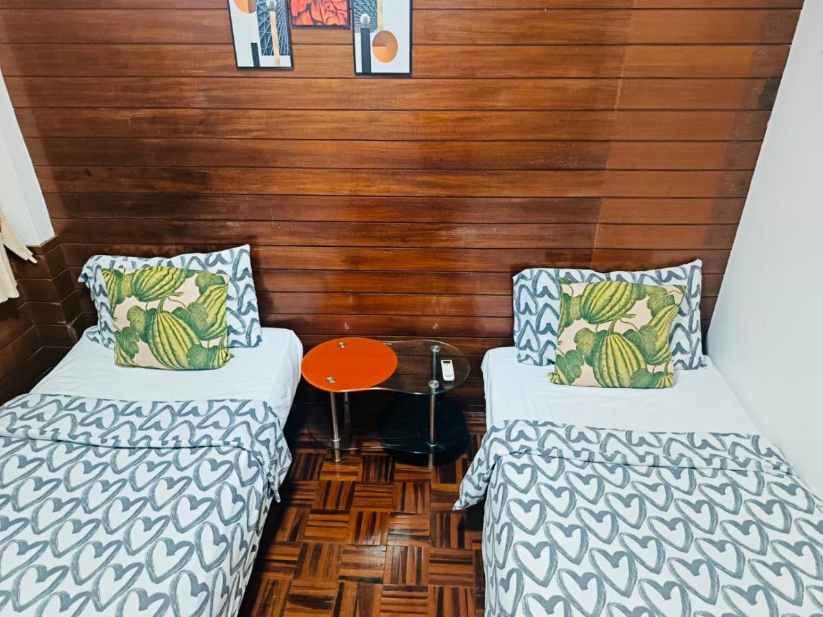 Habitación Doble con baño privado externo - 2 camas