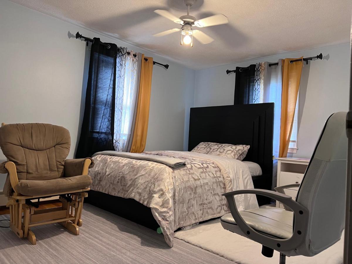7 Delaney Avenue Dudley MA - B&B