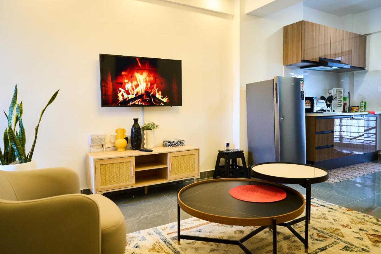 Modern Furnished One Bed along Riverside Drive By APCON Homes