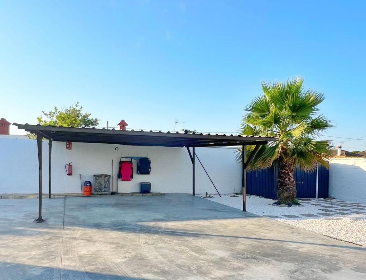 Chalet Vacacional ELIÁ -Piscina Privada, BBQ, Wifi - B&B Chiclana de la Frontera