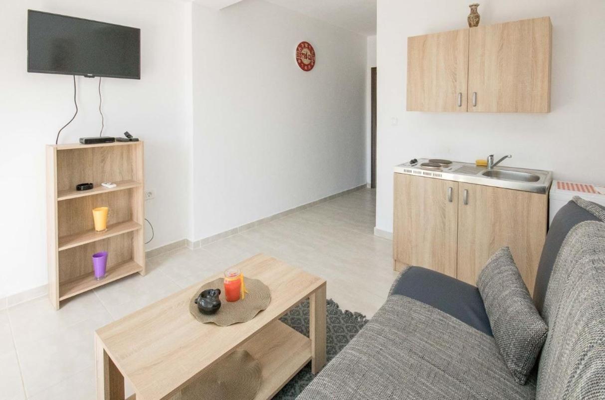 Apartments Sun with Sea View - Ferienwohnung Dobra Voda