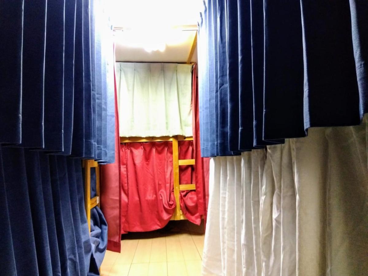 Etagenbett im gemischten Schlafsaal