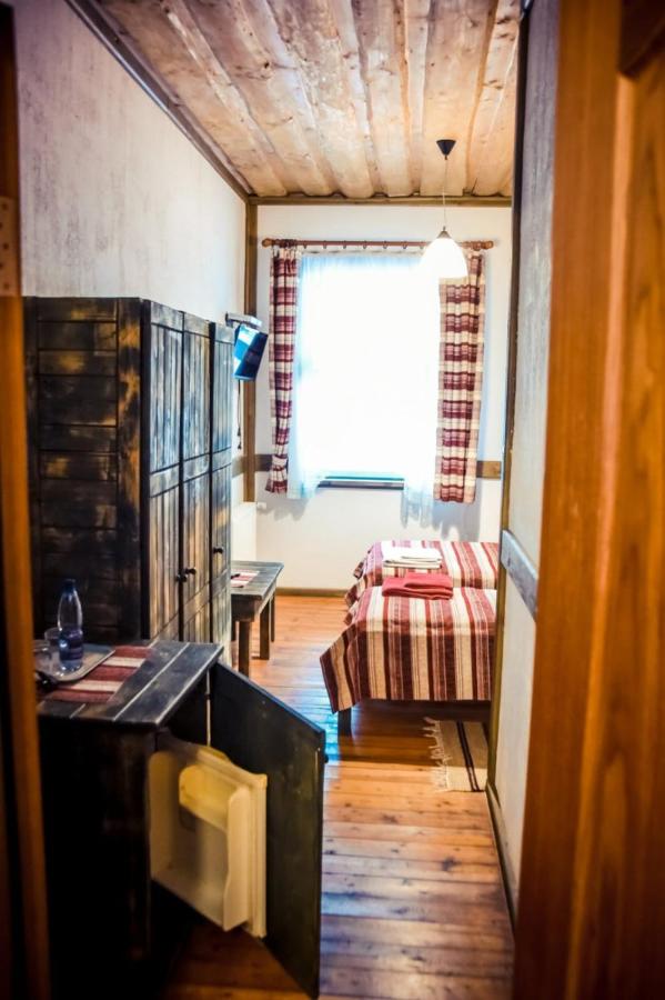 Twin Room with Shower