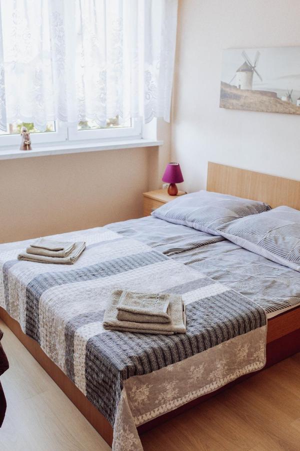 Chambre Lit Queen-Size - Vue sur Jardin