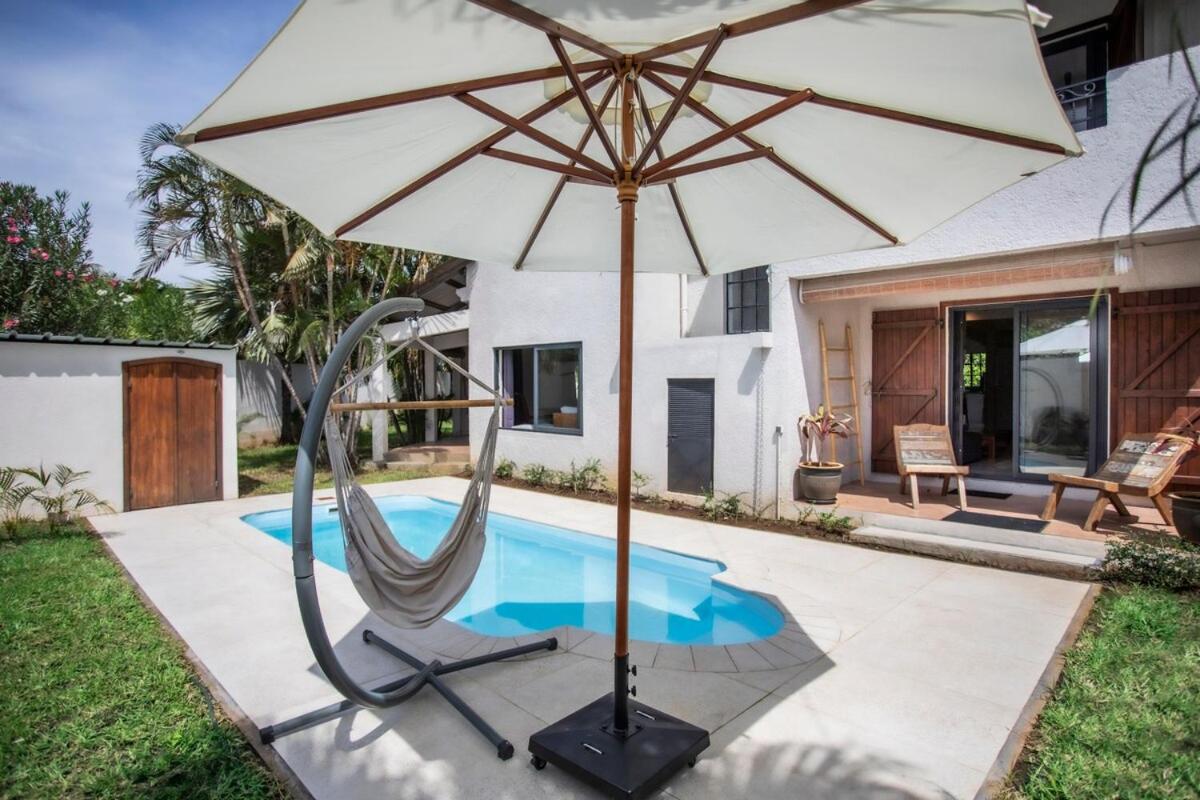 Villa Céleste - 4 Bedrooms in Central Tamarin - B&B Tamarin