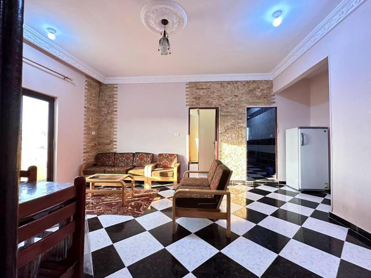 Bet Elezz-Alam Elrom Apartments, "Lumiere Twelve" - Chambres d’hôtes Marsá Maţrūḩ