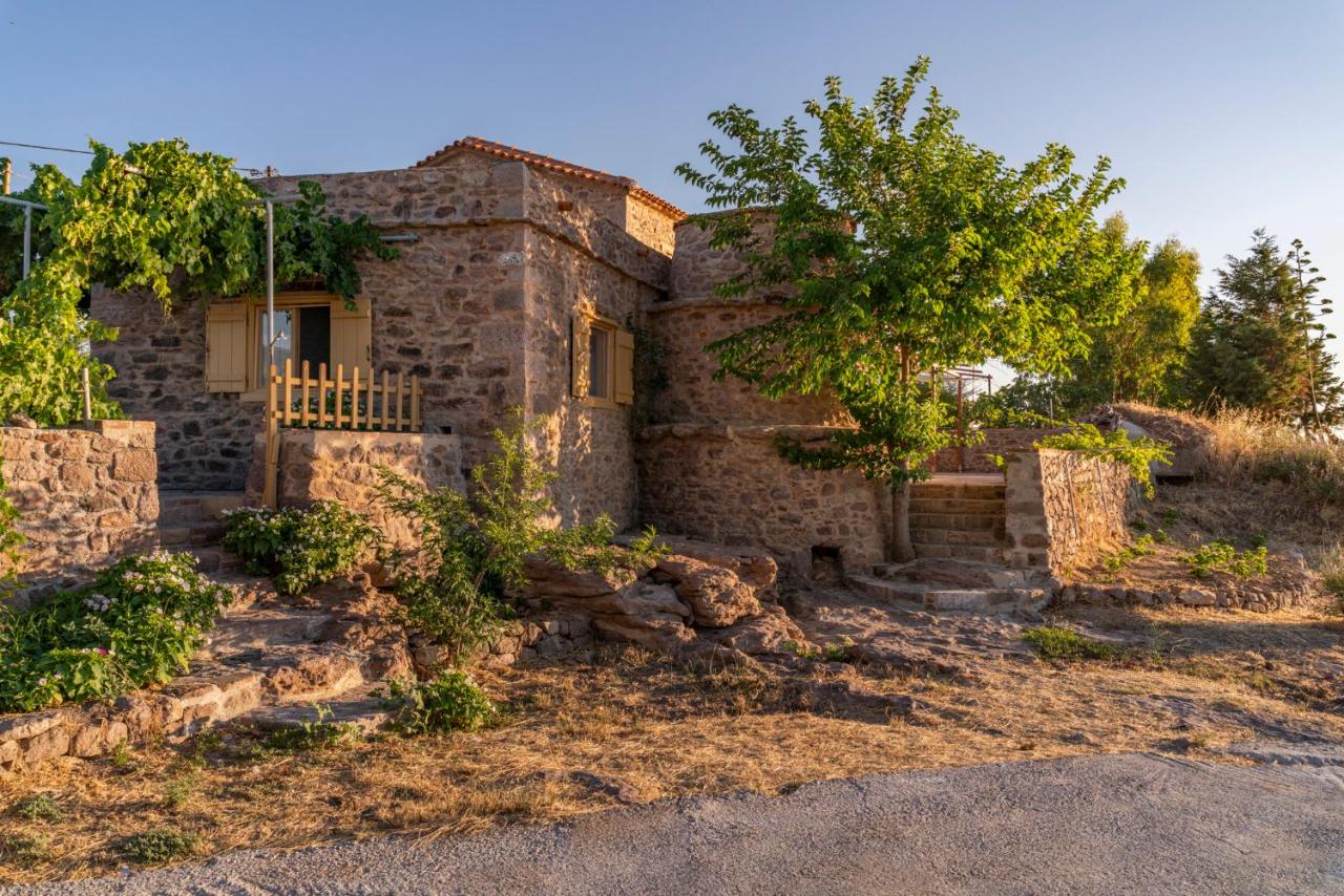 Το Καμίνι, πέτρινη κατοικία πάνω στη θάλασσα The Kiln House Kamini, Retreat on the beach - B&B