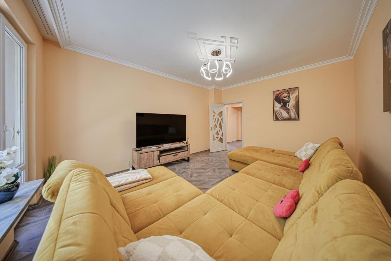 Oranssi Sunset - Free Parking - B&B Sofia