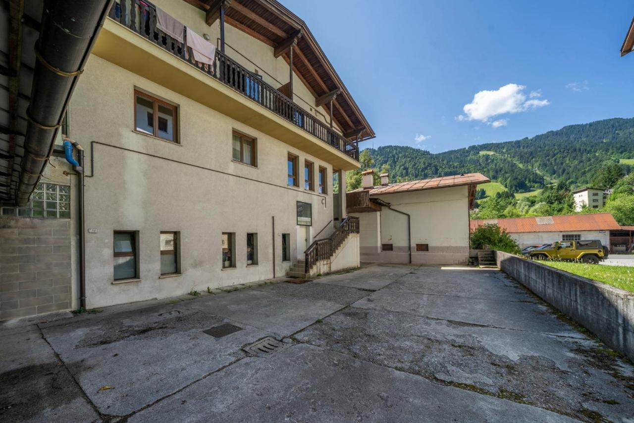 GuestHost - Cozy Apartment with Terrace - Tarvisio - B&B
