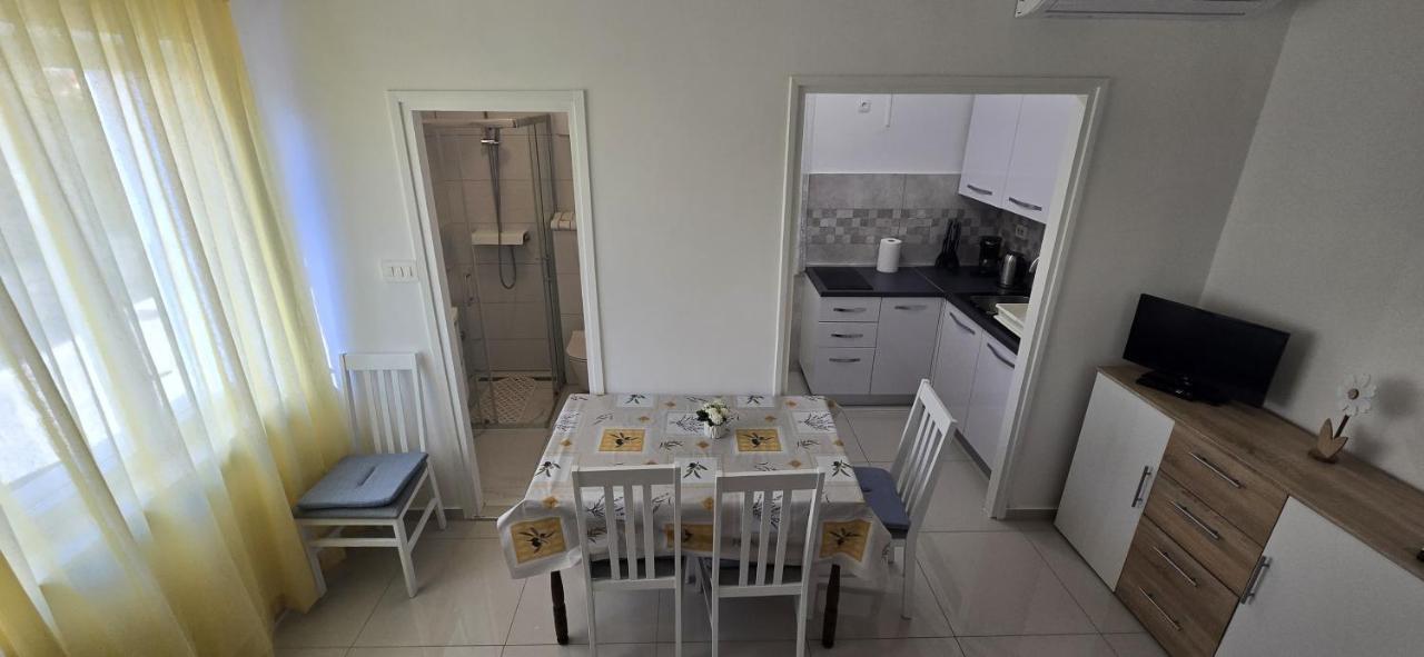 Anton - B&B Novalja
