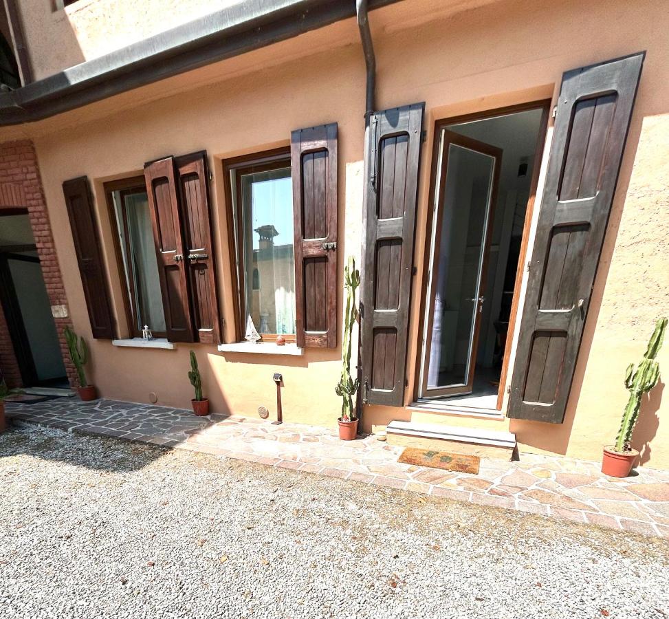 Valle Fiorita 42 - Garden apartment - B&B Gardone Riviera