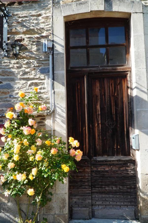 Characterful Studio in the heart of medieval Saint-Yrieix-la-Perche - B&B