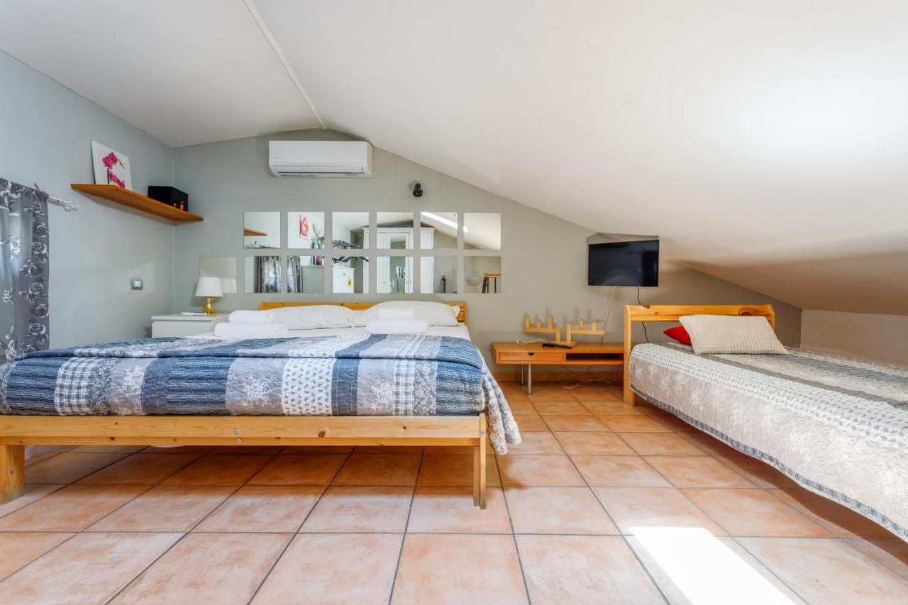 Apartment in the city center with SELF CHECK-IN - Chambres d’hôtes Parme