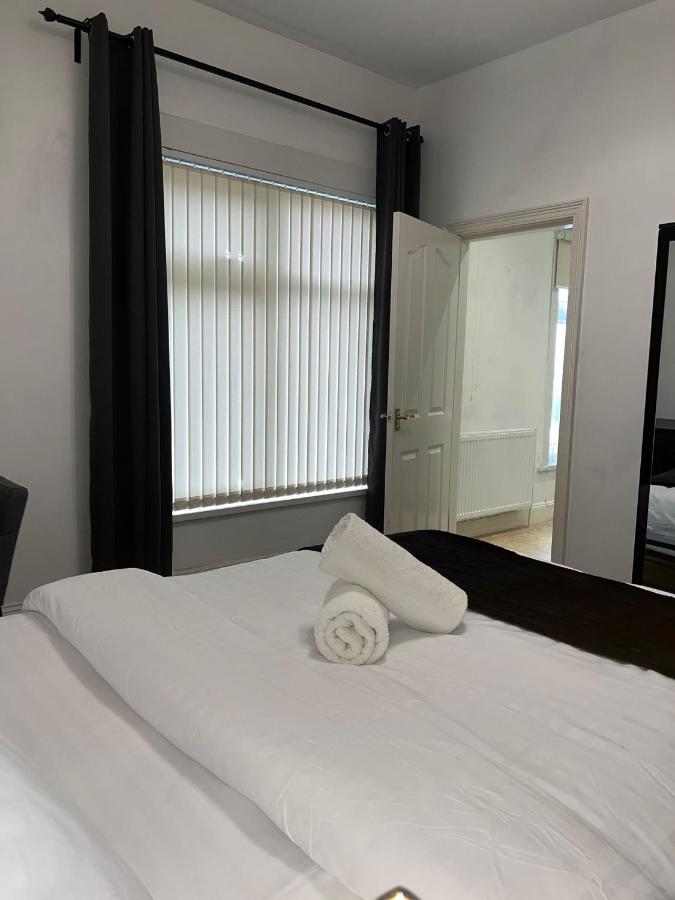 Favourite Ensuite Room - B&B Middlesbrough