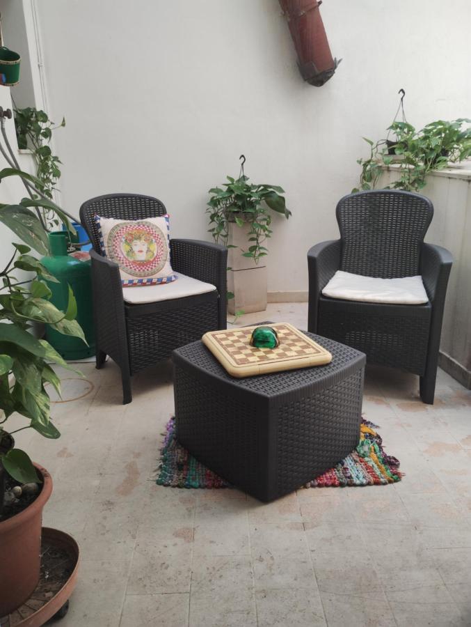 centro, stile siciliano, balconi e terrazzino interno parcheggio Alfycodindia - B&B Catania