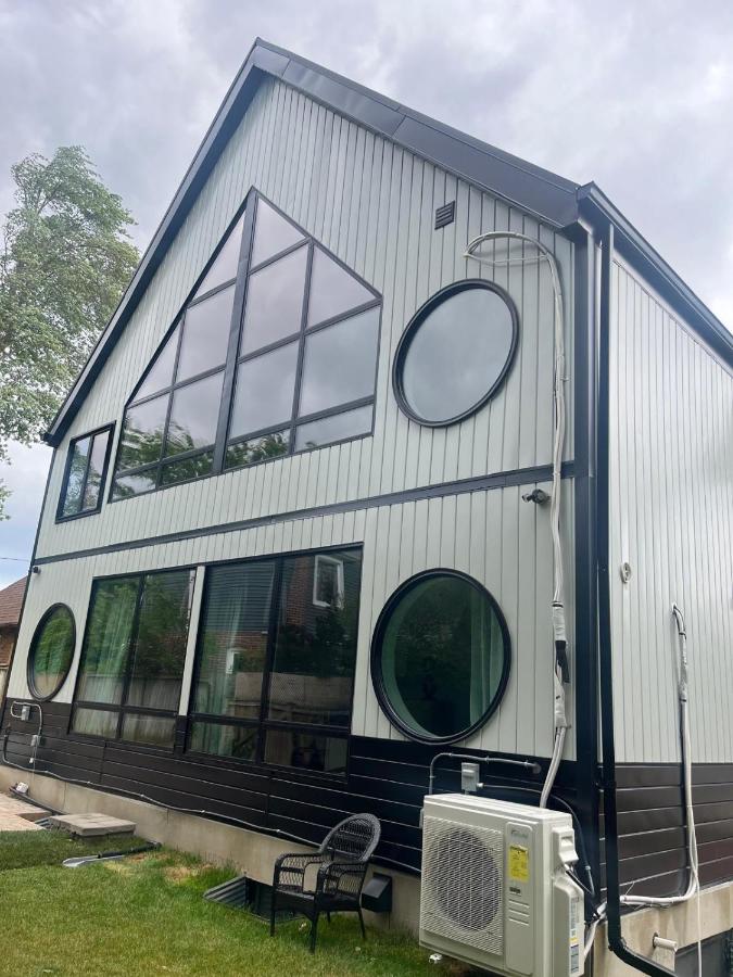 199 ONTARIO St - B&B