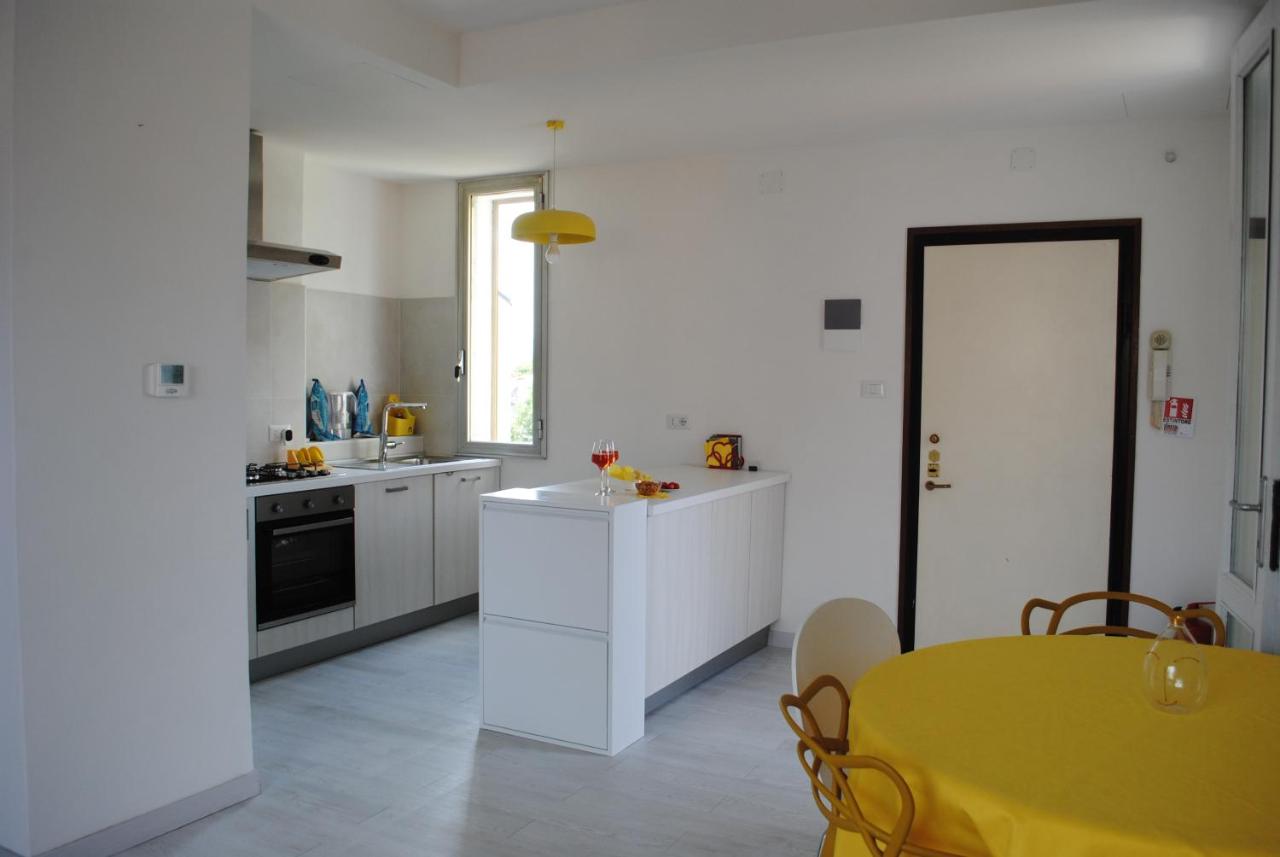 Casa Amarilla Sacra Famiglia Padova - B&B