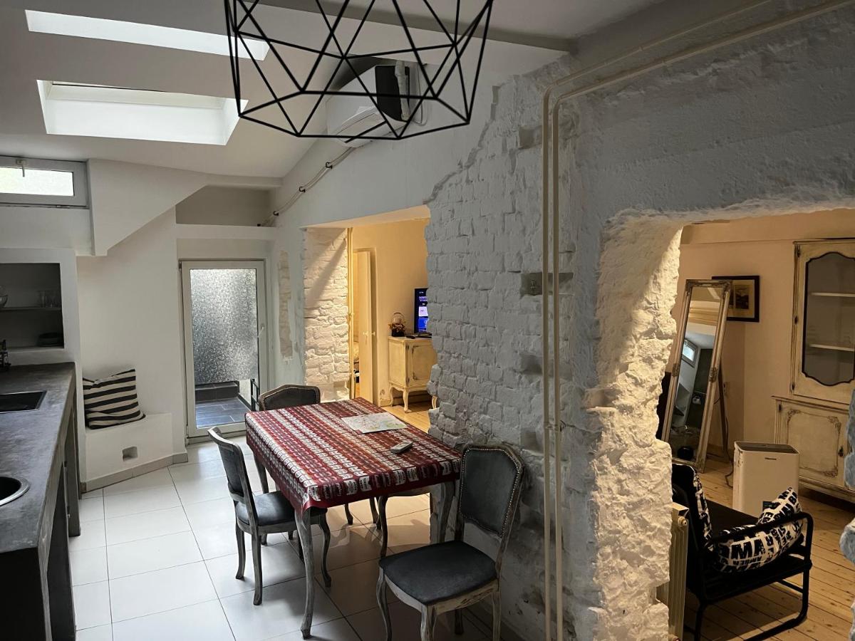 Копитарева градина Apartment - Bed and Breakfast Belgrado