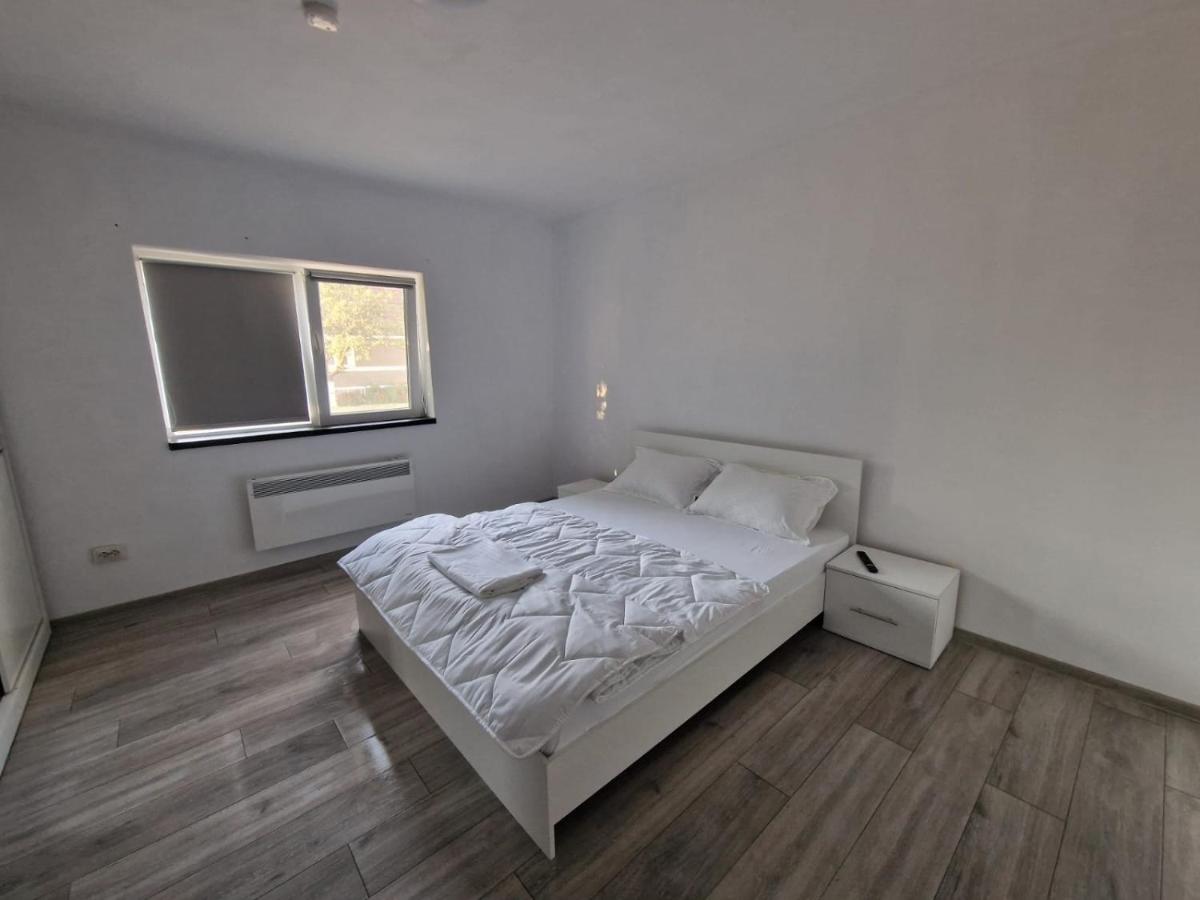 Cazare Ineu 2 - Bed and Breakfast Ineu