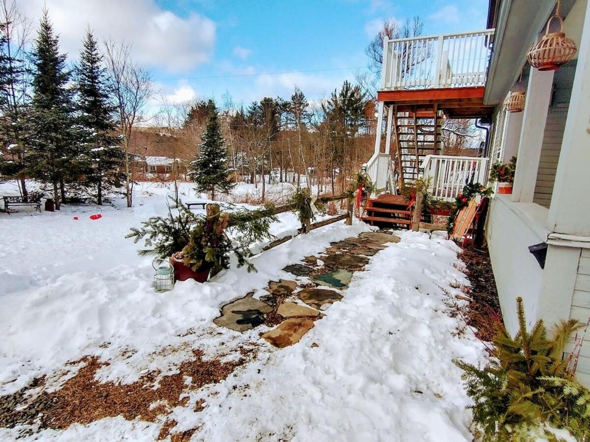 Sunny & Open 2 Bdrm - Close to Stowe Village, Shopping, Mtn Views! - B&B Stowe