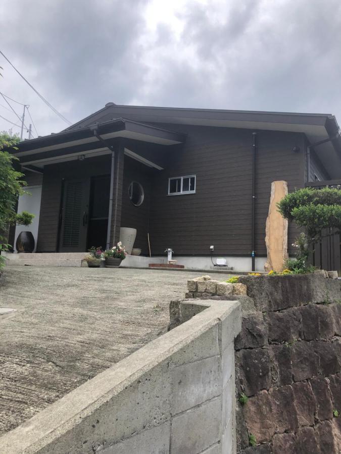 おこさま連れ限定一棟貸し的場邸 - Chambres d'hôtes Ōkawa