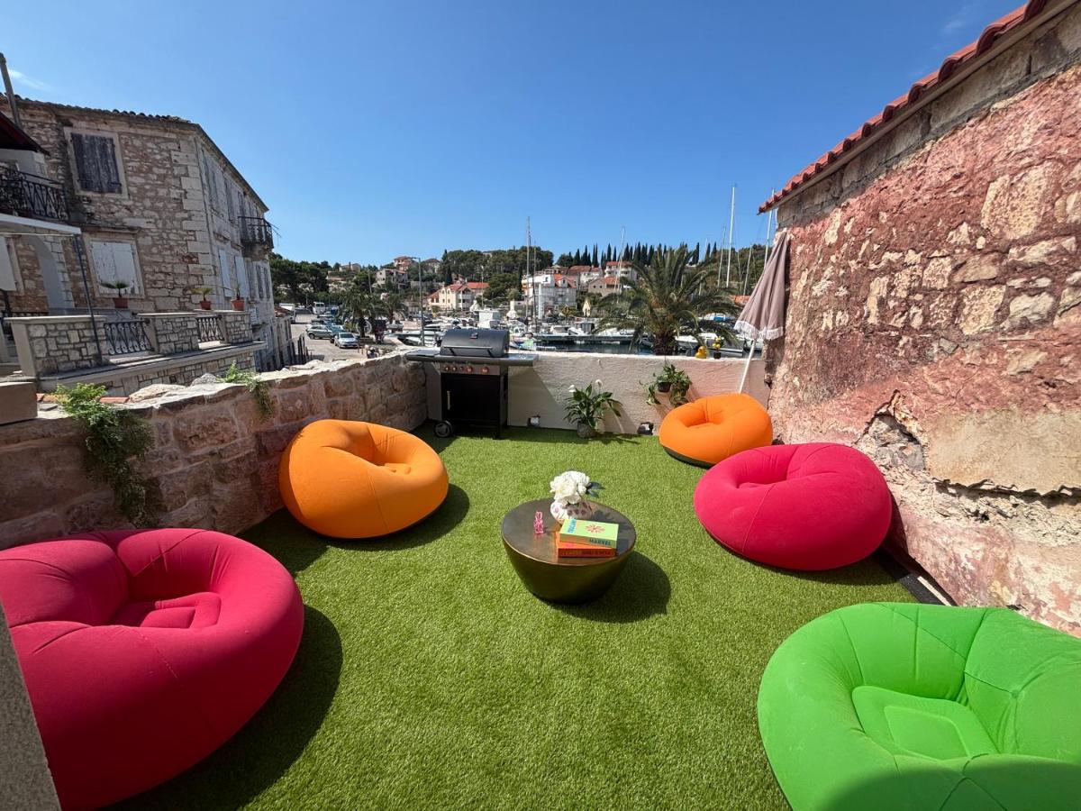 Luxury Villa Unikat with Seaview & Jacuzzi - Bed and Breakfast Milna