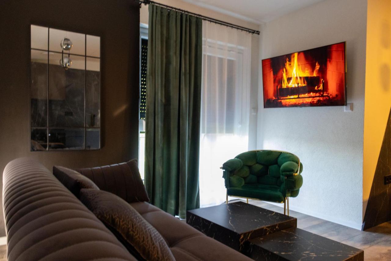 Appartamento con 2 Camere da Letto e Vista Fiume