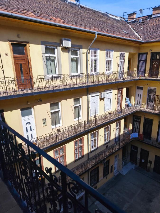 Tágas napfényes lakás - Chambres d’hôtes Budapest