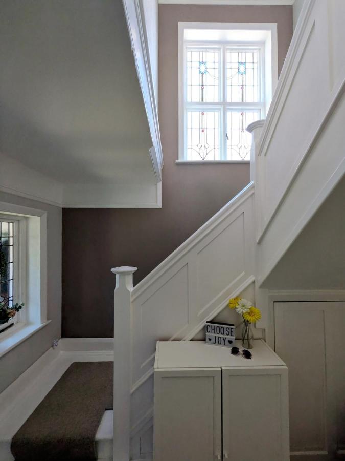 4-Bed Home, 5 min Walk to the Beach - B&B Southbourne