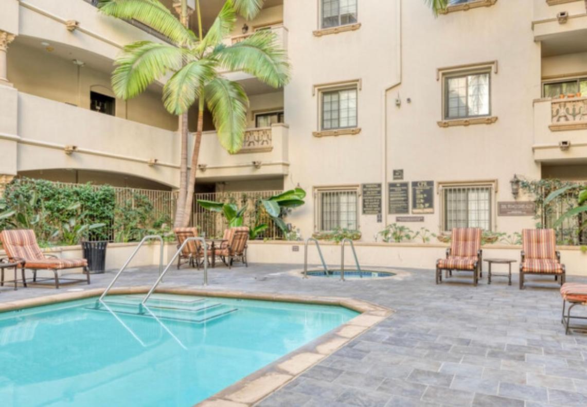 LA Koreatown Nest House - Modern, Free Parking, Pool and Sauna, No Cleaning Fee - B&B Los Angeles