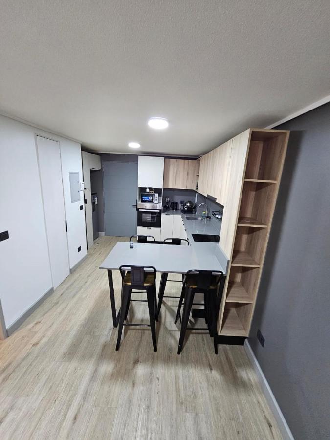 Departamento en pleno Centro de Santiago minutos de Movistar Arenas, La Moneda, Plaza de Armas - B&B