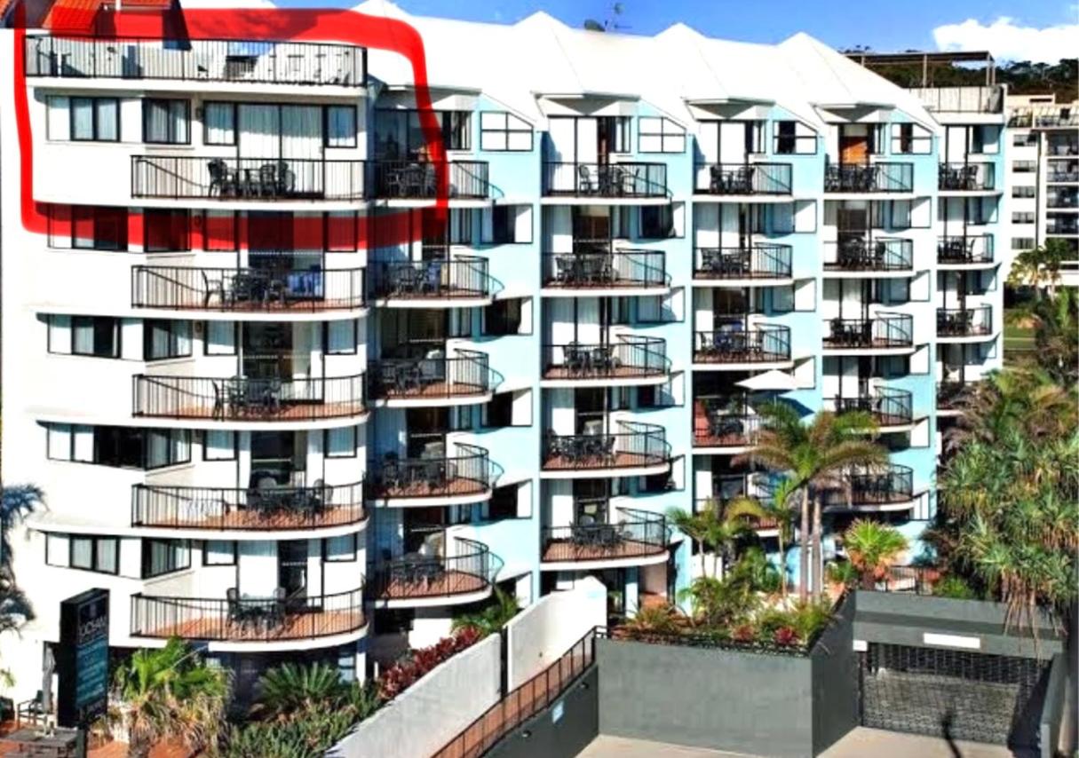 Absolute Beachfront Penthouse with Exclusive Rooftop - Bed and Breakfast Alexandra Headland
