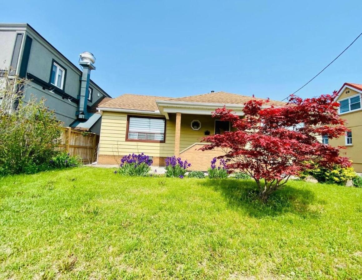 Three Bedroom Spacious Bangalow with Free Parking, closer to commercial area and highways - B&B