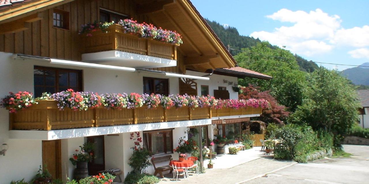 Gästehaus Amort - Bed and Breakfast Ramsau
