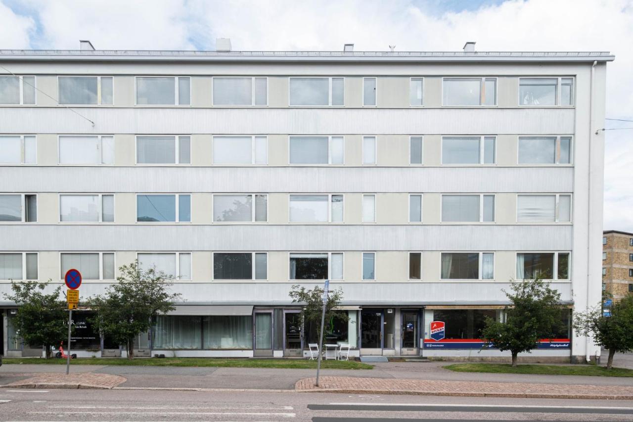 Quiet two-room apartment near the subway and the sea - B&B